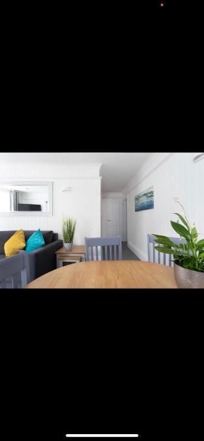 Driftwood Luxury Apartment Lyme Regis Bagian luar foto